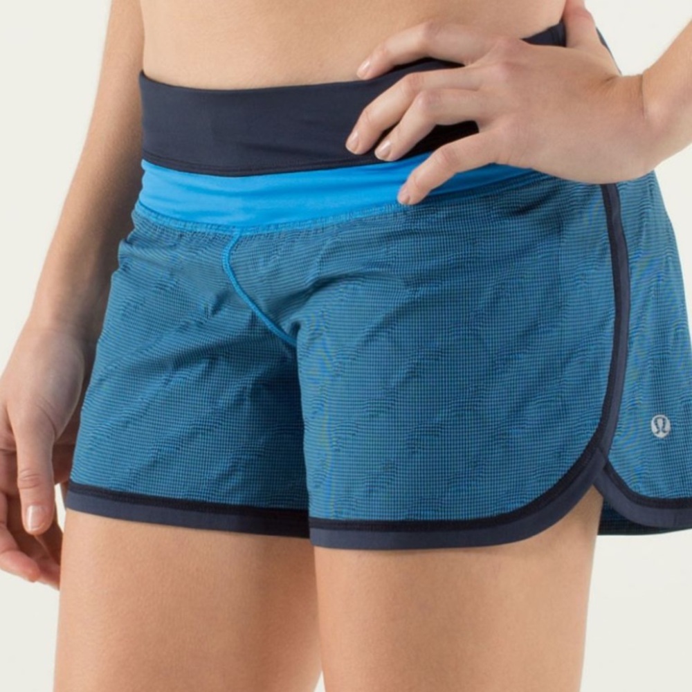 Lululemon Athletica Groovy Run Short Blue Size 6